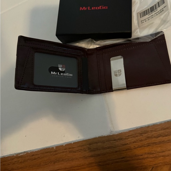 Men’s Slim Wallet with money clip Giftable - Picture 4 of 5